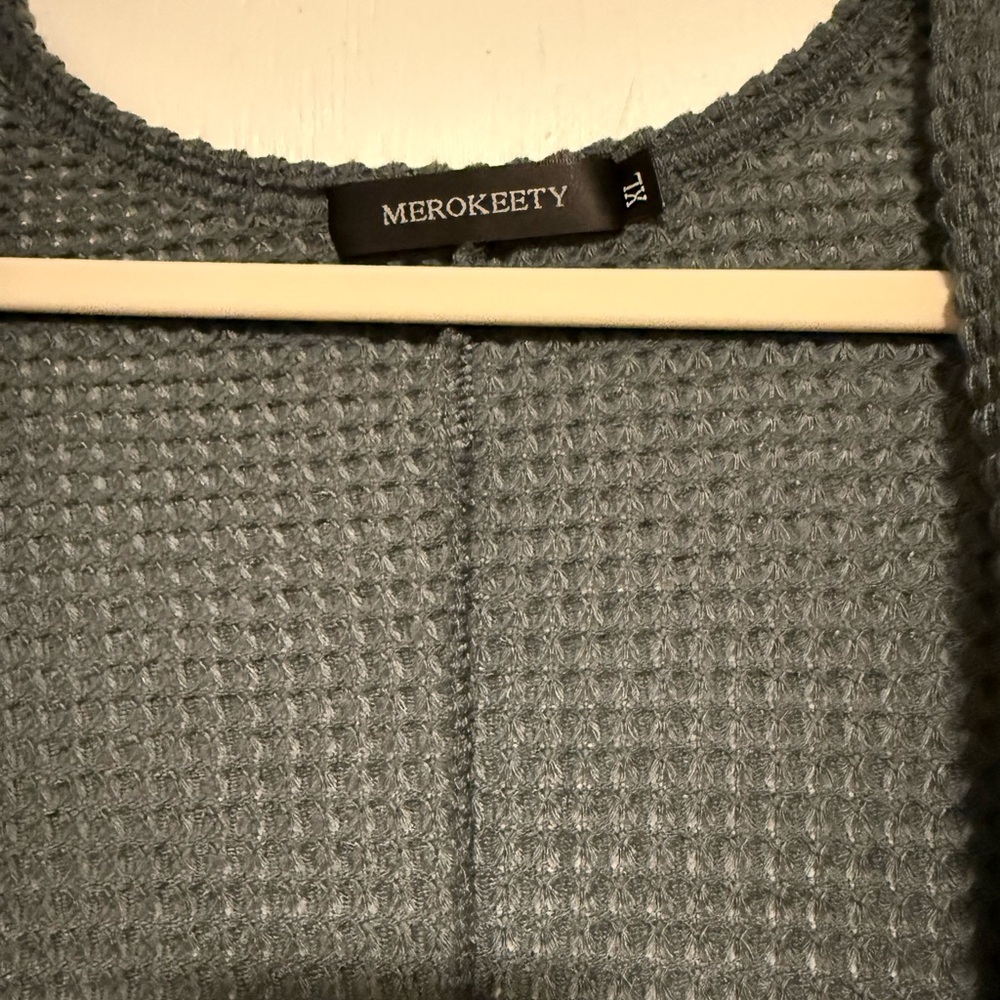 Elegant Dusty Green Women's Cardigan - Picture 4 of 6